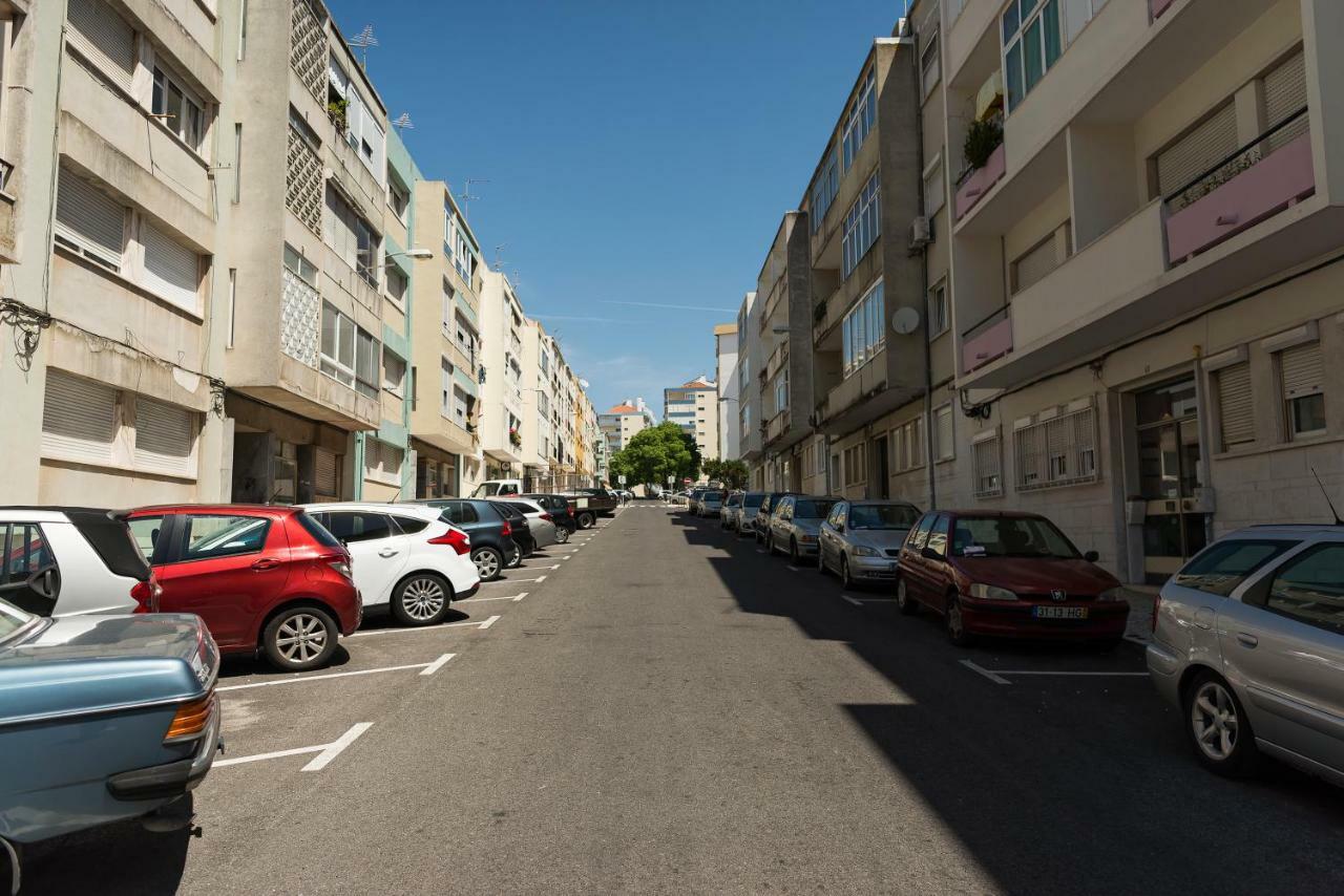 Apartamento Ideal 3 Lisbona Esterno foto